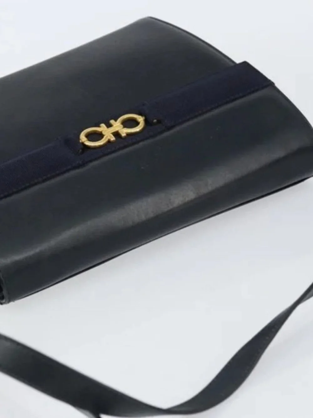 Salvatore Ferragamo Shoulder Bag Leather Black Gold Auth 152686